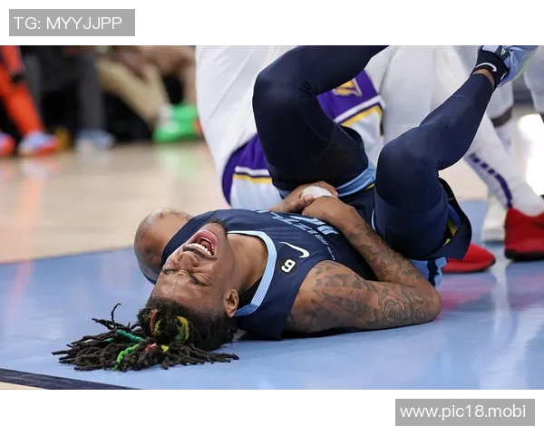 詹姆斯41岁突破30+ 湖人击败灰熊